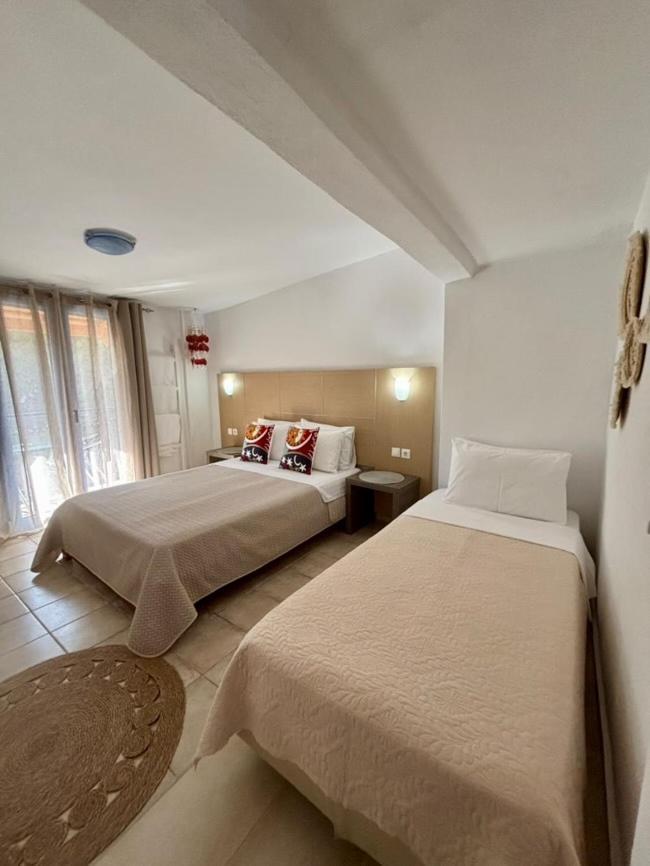 Bonsai Aparthotel Skiathos Town Bagian luar foto